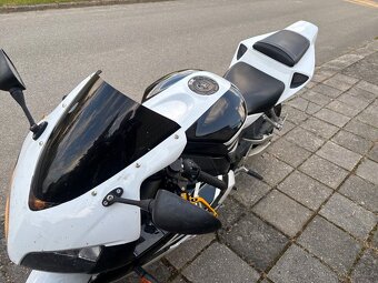 Honda CBR 1000RR Fireblade - 13