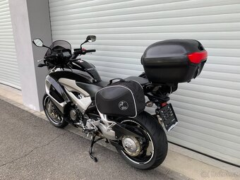Honda VFR 800X Crossrunner SUPER STAV - 13