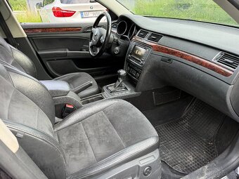 ŠKODA SUPERB 2.0 TDI 4X4 ELEGANCE DSG - 13