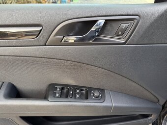 ŠKODA SUPERB KOMBI 2013 2.0TDI 103KW DSG AMBIETEN PLUS - 13