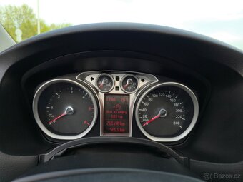 Ford focus 1.6tdci 80kw r.2008 nová STK - 13