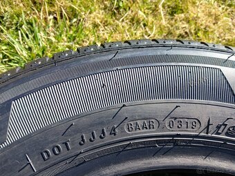 Nexen Roadian CT8 195/70/15C - 13