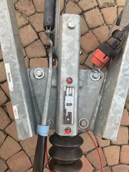 QUICKSILVER Activ 505 CABIN + MERCURY F80 + vlek - 13
