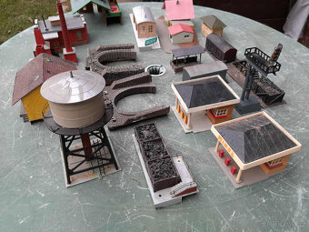 Vlačky  domečky  velikost N ,TT a H0 - 13