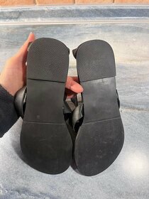 NOVÉ dámské černé sandále mezi prsty vel. 37 stélka 24 cm - 13