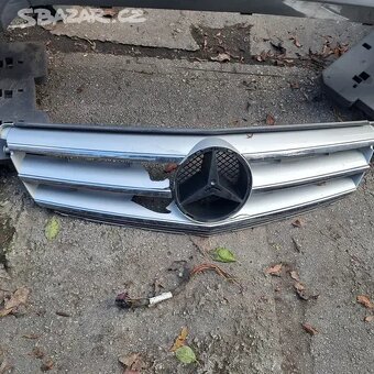 Předek MERCEDES W204 C-KLASA AVANTGARDE  Dohodou - 13