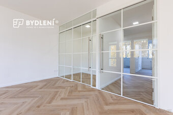 Kompletně zrekonstruovaný designový byt 3+kk (76 m²) s nadst - 13