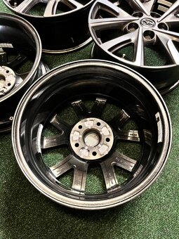 5x114,3 R16 Originál alu Mazda CX3 - 2019 - 13