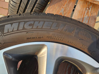 HYUNDAI i20 orig alu sada 195/55/16 TPMS Michelin - 13