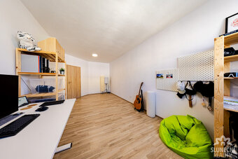 Pronájem bytu 3+kk s vyhrazeným parkovacím stáním, 85 m², Uh - 13