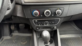 Renault Megane 1.6i 81kW - 13