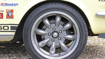 1966 FORD MUSTANG 5.0 V8 5 speed Vintage Racer - 13