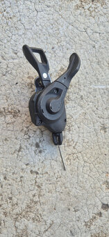 Přehazovače a páčky Sram, Shimano - 13