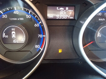 IX 35 2,0 i 122 kW, najeto jen 94.000 km - 13