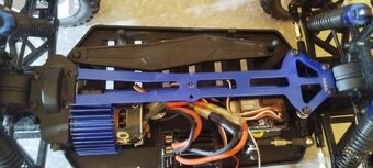 RC MONSTER TRUCK HIMOTO 1:10 (4WD) – Projekt s upgrady a nov - 13