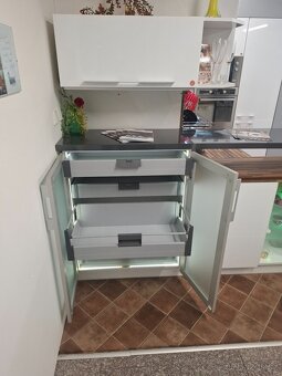 Bílá lesk MDF fólie - 13