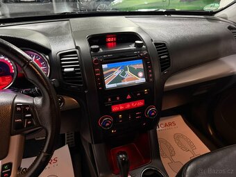 Kia Sorento 2,2 CRDI PREMIUM AUTOMAT KAMERA KEYLESS TOP - 13