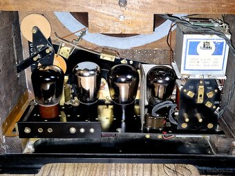 Starožitné rádio Telefunken 33WEa, rok 1930 - 13