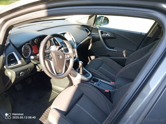 Opel Astra 106.000 km 2012  1.4 T benzín 1. Majitel . xenony - 13