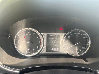 Suzuki Vitara 1,6VVTi-88kw,4x4,PREM,CZ,servis - 13