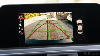 BMW Řada 3, 330d 190kW xDrive LuxuryLine - 13