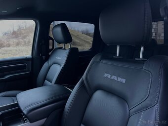 DODGE RAM 1500 BIGHORN 5,7 V8 HEMI 295kw - 13