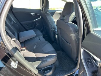 Volvo V40 D3 110 kW, 2,0 diesel r.v. 2016 - 13
