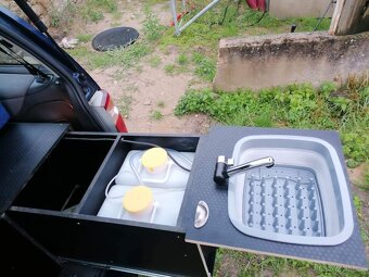 Spací vestavba do Ford Galaxy - 13