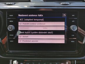 VW Touran DSG HIGHLINE 7 Míst FullLED KAMERA TAŽNÉ - 13