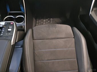 PRODÁM BMW iX1 xDRive30,1.MAJ,M-PAKET ZÁRUKA DO 11/2026 - 13