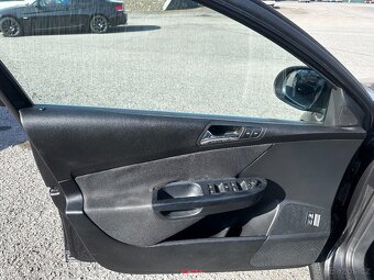 VW PASSAT 2,0FSI - PO SERVISE - PŮVOD ČR - UDRŽOVANÝ STAV - 13