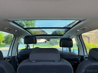 Touran 2.0 tdi 110 kw highline navi led pano kamera - 13
