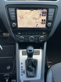 Škoda Octavia 2.0 TDI Style Navi DSG Tempomat - 13