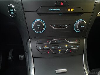 Ford Galaxy 1.5/118kW TITANIUM  7.Míst r.v. 2016 jen 98tkm - 13