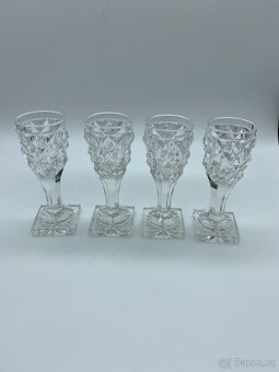 Sběratel nabízí straré panáky - 13