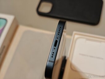 Apple iPhone 14 256 GB, černý - 13