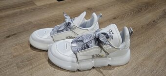 Ruzne druhy bot,tenisek Nike,Blauer,Reebok atd. - 13