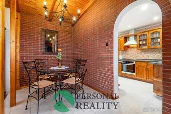 Prodej rodinného domu 5+kk 181 m2 se zahradou 708 m2 okr. Pa - 13