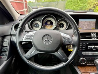 Mercedes-Benz Třídy C,  180 CGI 7-GTRONIC ELEGANCE - 13