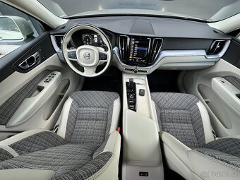Volvo XC60 2.0 Momentum Pro B4 AWD MILD HYBRID - 13