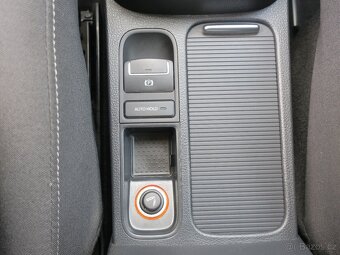 Prodám Volkswagen Sharan 2.0 TDi 110 kW 7-míst - 13