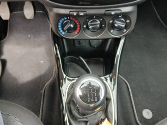 Opel Corsa 1,4 Nová TK Klima, Kamera - 13