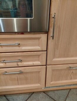 Velká kuchyňská linka z masivu s vestavěnými spotřebiči,5603 - 13