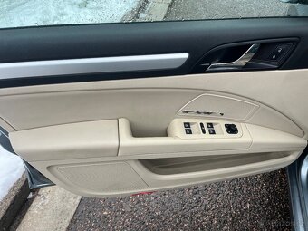 Škoda Superb 2 Elegance 2.0 TDi 125kW DSG F1 xenon - 13