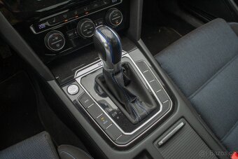 Volkswagen Passat Sedan B8 GTE - 13