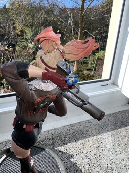Harley Quinn - DC Bombshells - 13