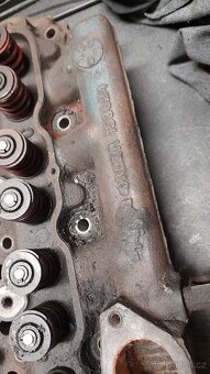 Motor Ford Mustang, 200 ci (3,3 l), L6 - 13