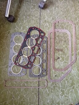 Prodám na Škoda 120 nové a použité náhradní díly. - 13