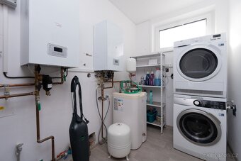 prodej rodinného domu 7kk Zlín - Louky - 13