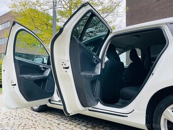 Volvo V60 2.0D 120KW 5VÁLEC MANUÁL BEZ KOROZE - 13